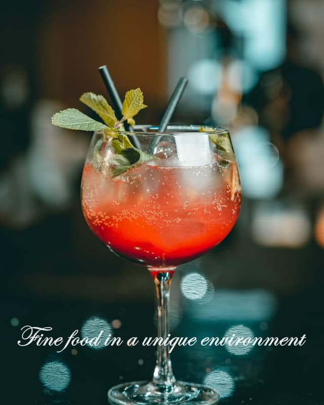 Zarin's Lounge